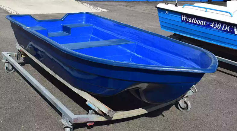 Стеклопластиковая лодка Neman-340 (тримаран) в Благовещенске