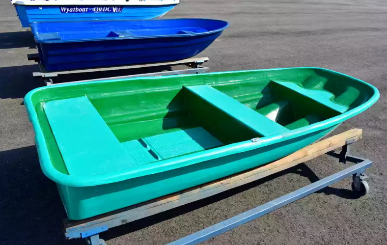 Стеклопластиковая лодка Старт (тримаран) в Благовещенске