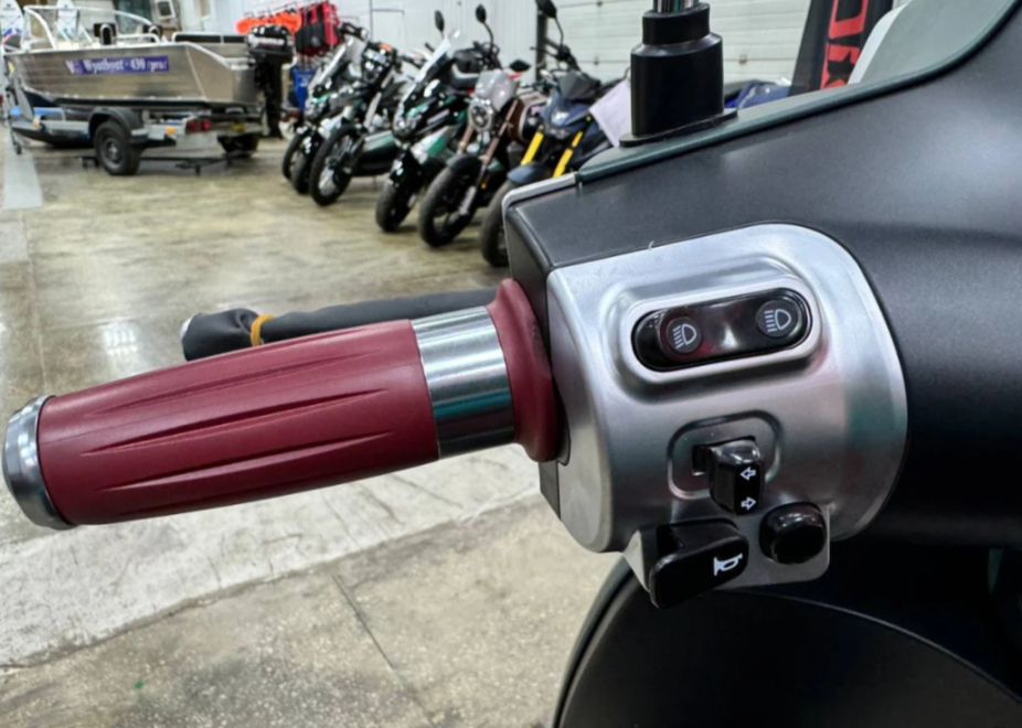 Скутер PROMAX Miami 240 (49) в Благовещенске