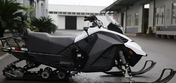 Снегоход ULAR 220 в Благовещенске