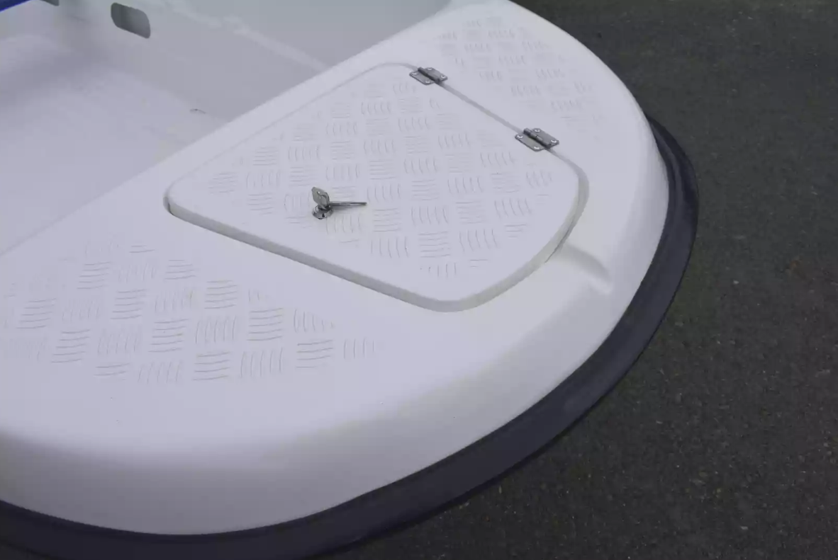 Стеклопластиковая лодка Пингвин New (тримаран) в Благовещенске