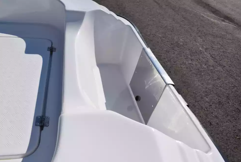 Стеклопластиковая лодка Пингвин (тримаран) в Благовещенске