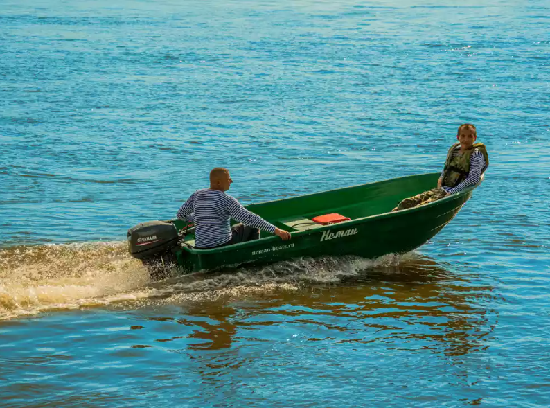 Стеклопластиковая лодка Neman-340 (тримаран) в Благовещенске