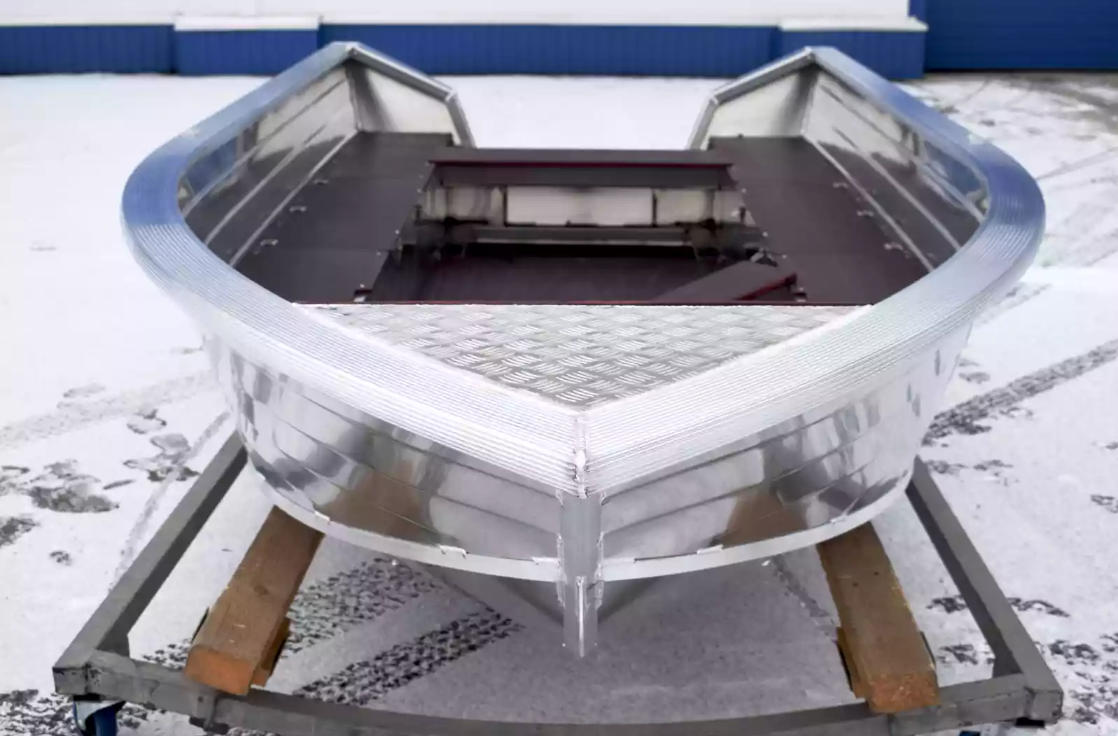 Алюминиевая лодка Неман-400 в Благовещенске