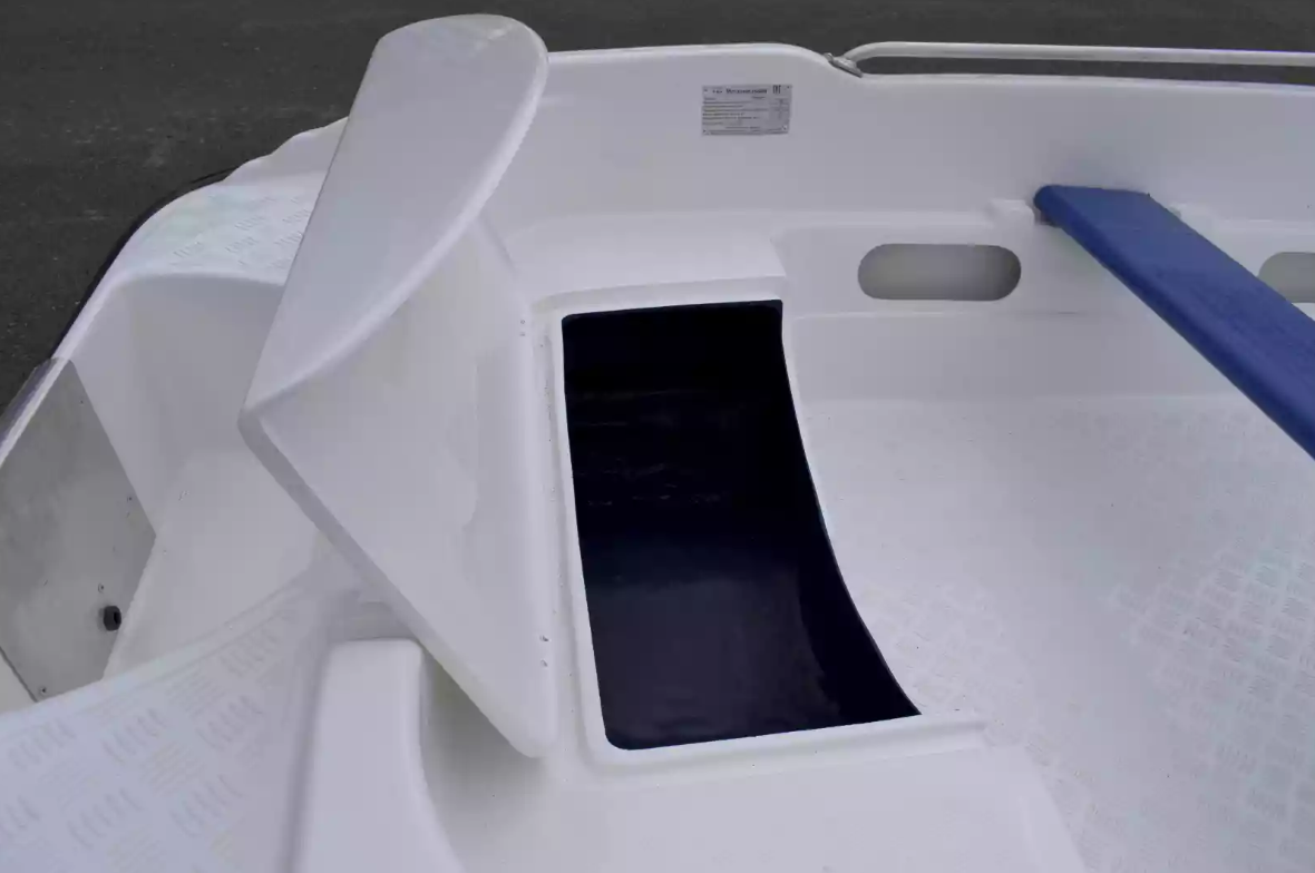 Стеклопластиковая лодка Пингвин New (тримаран) в Благовещенске