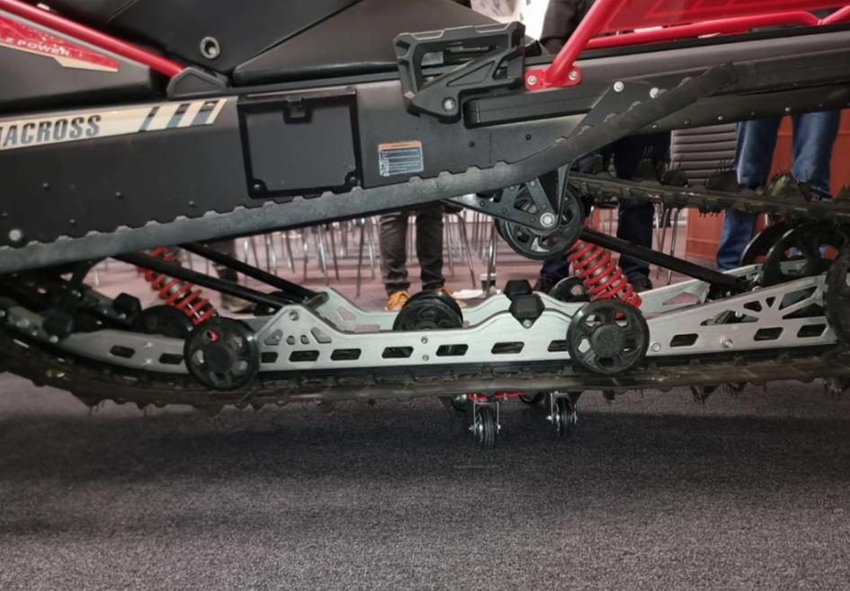 Снегоход AODES Siberiacross 1000 SWT 600mm LCD 6.8 в Благовещенске