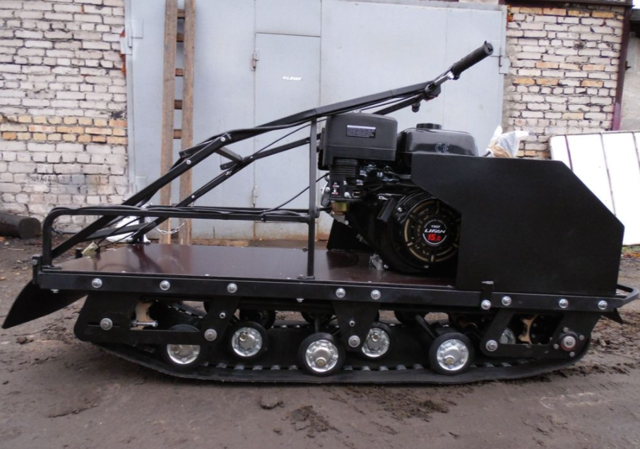 Мотобуксировщик AhtaR Зима 9 л/с с вариатором в Благовещенске