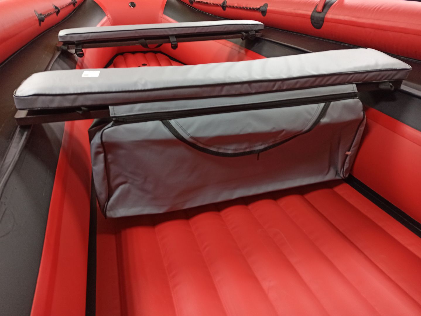 КОМПЛЕКТ МЯГКИХ НАКЛАДОК С СУМКОЙ ДЛЯ ЛОДОК 110Х20 СЕРЫЙ в Благовещенске