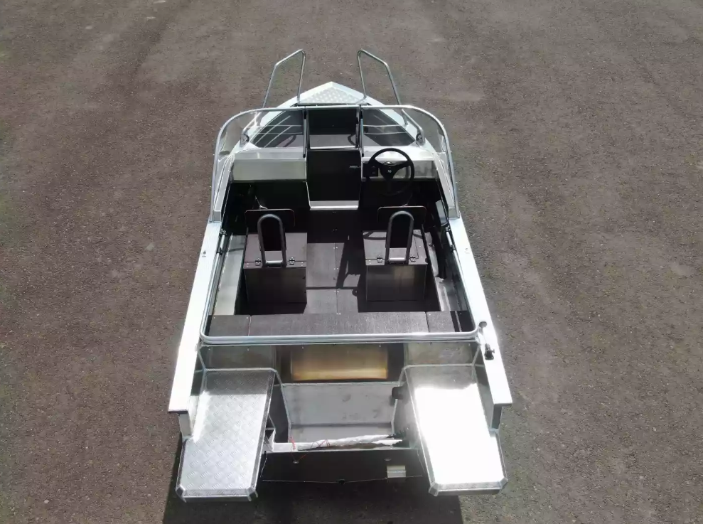 Алюминиевая лодка  Неман-400 DCM NEW в Благовещенске