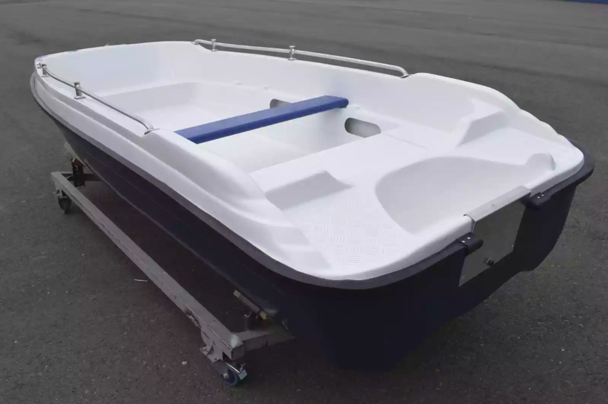Стеклопластиковая лодка Пингвин New (тримаран) в Благовещенске