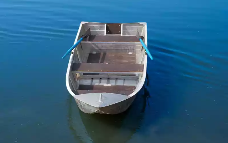 Алюминиевая лодка Вятка-Профи 37 в Благовещенске