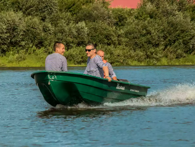 Стеклопластиковая лодка Neman-340 (тримаран) в Благовещенске