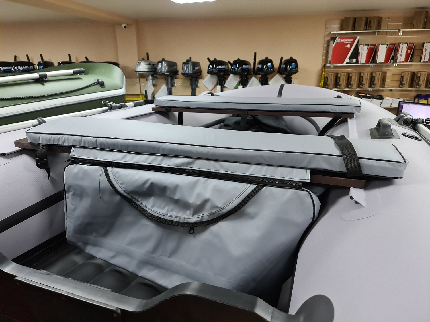 КОМПЛЕКТ МЯГКИХ НАКЛАДОК С СУМКОЙ ДЛЯ ЛОДОК 110Х20 СЕРЫЙ в Благовещенске