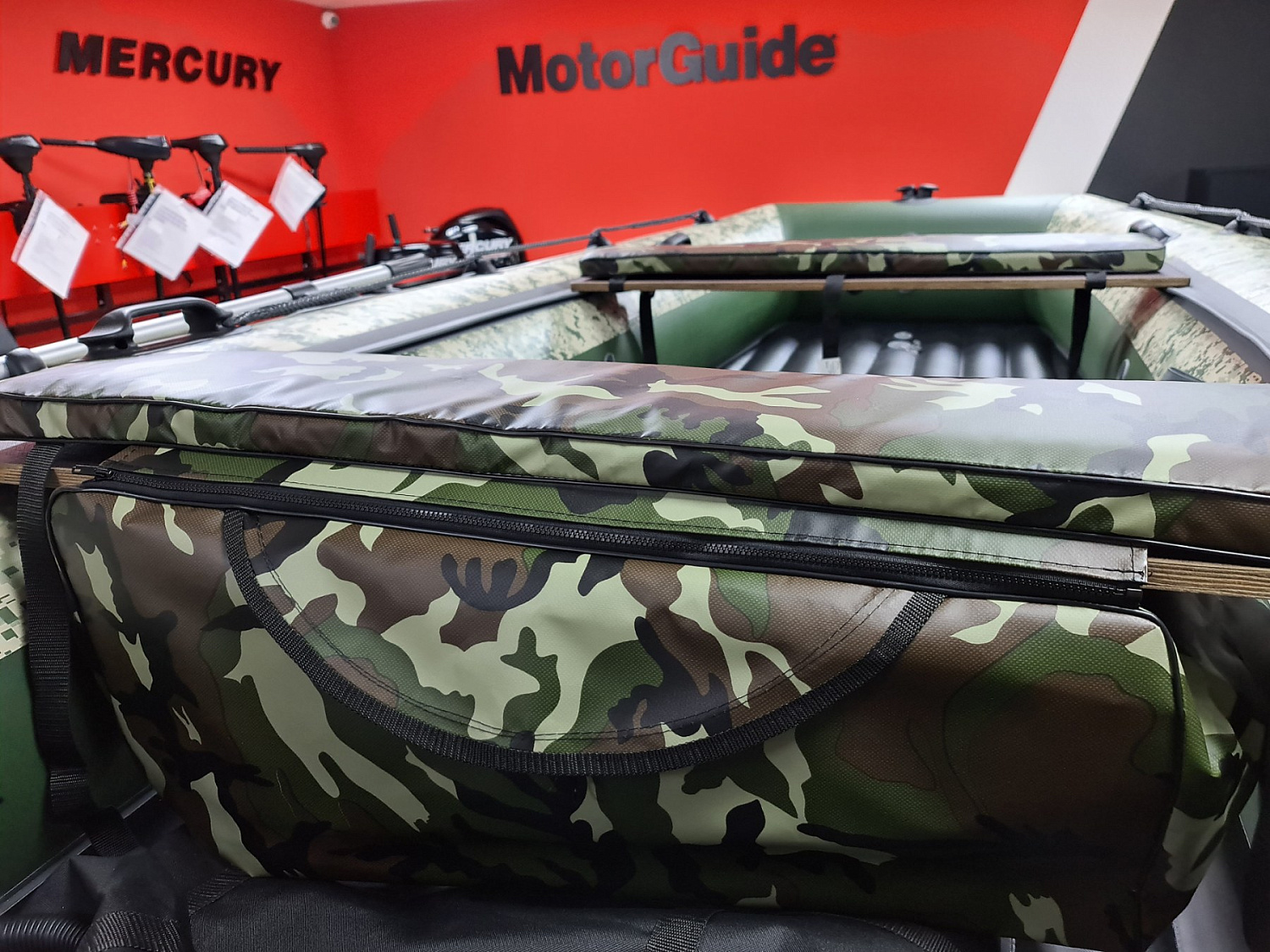 КОМПЛЕКТ МЯГКИХ НАКЛАДОК С СУМКОЙ ДЛЯ ЛОДОК 105Х20 КАМУФЛЯЖ в Благовещенске