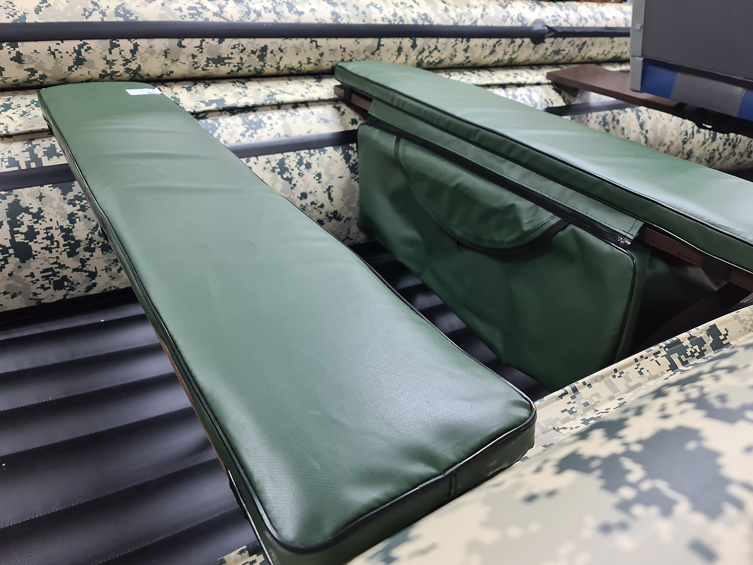 КОМПЛЕКТ МЯГКИХ НАКЛАДОК С СУМКОЙ ДЛЯ ЛОДОК 110Х20 ЗЕЛЕНЫЙ в Благовещенске